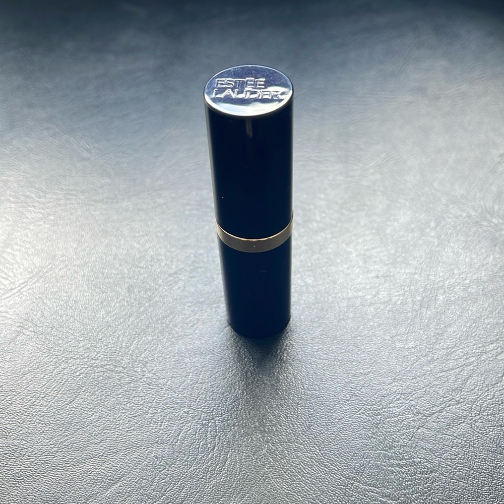 Brand New Never Used Estée Lauder Pure Color
Creme Lipstick